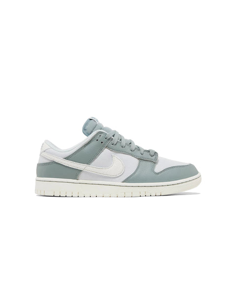 NIKE - DUNK LOW RETRO  -  MICA GREEN / SAIL-PHOTON DUST