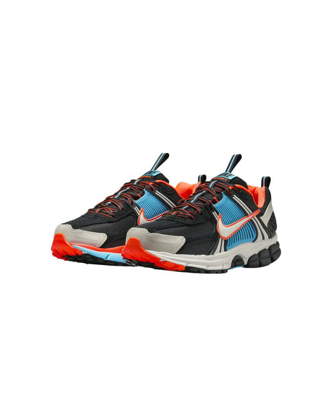 NIKE-ZOOM VOMERO 5 PRM BLACK/LIGHT BONE-BLUE GAZE-TOTAL ORANGE-FZ3963-010